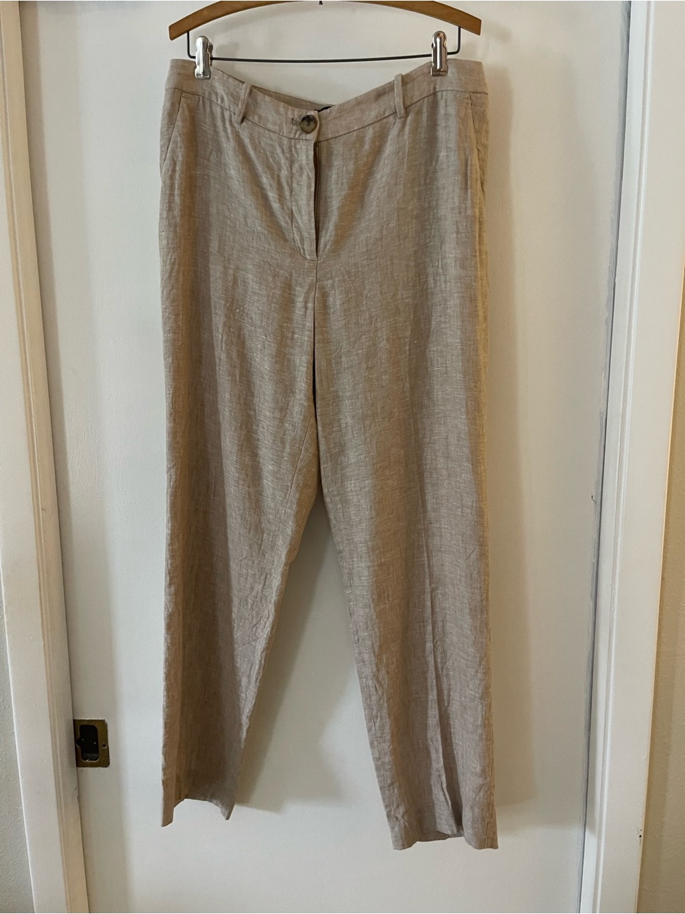 WomenTalbots Beige 100% linen Southampton straight leg pant waist 34” inseam 29”